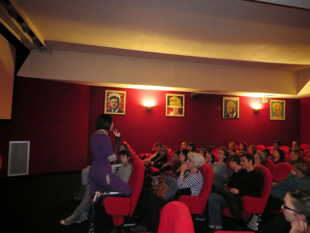 Cine-debat-in-vivo-1024x768