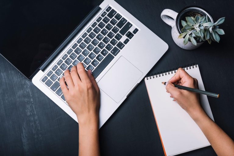 Réalisateur·rice de versions audiodécrites (VAD) - Le fil des images