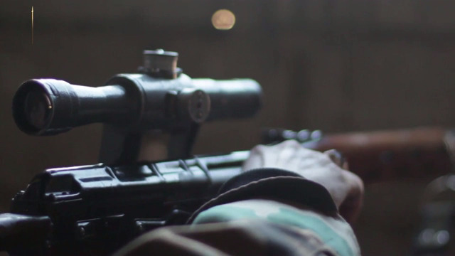 Photogrammes de la vidéo "the islamic state - 22 snipers of Wilayat al-Khayr / fev 2015"